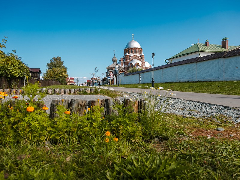 Куда поехать из Казани: день на острове Свияжск